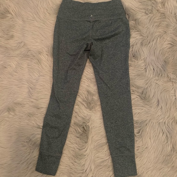 Old navy active leggings - Picture 3 of 4